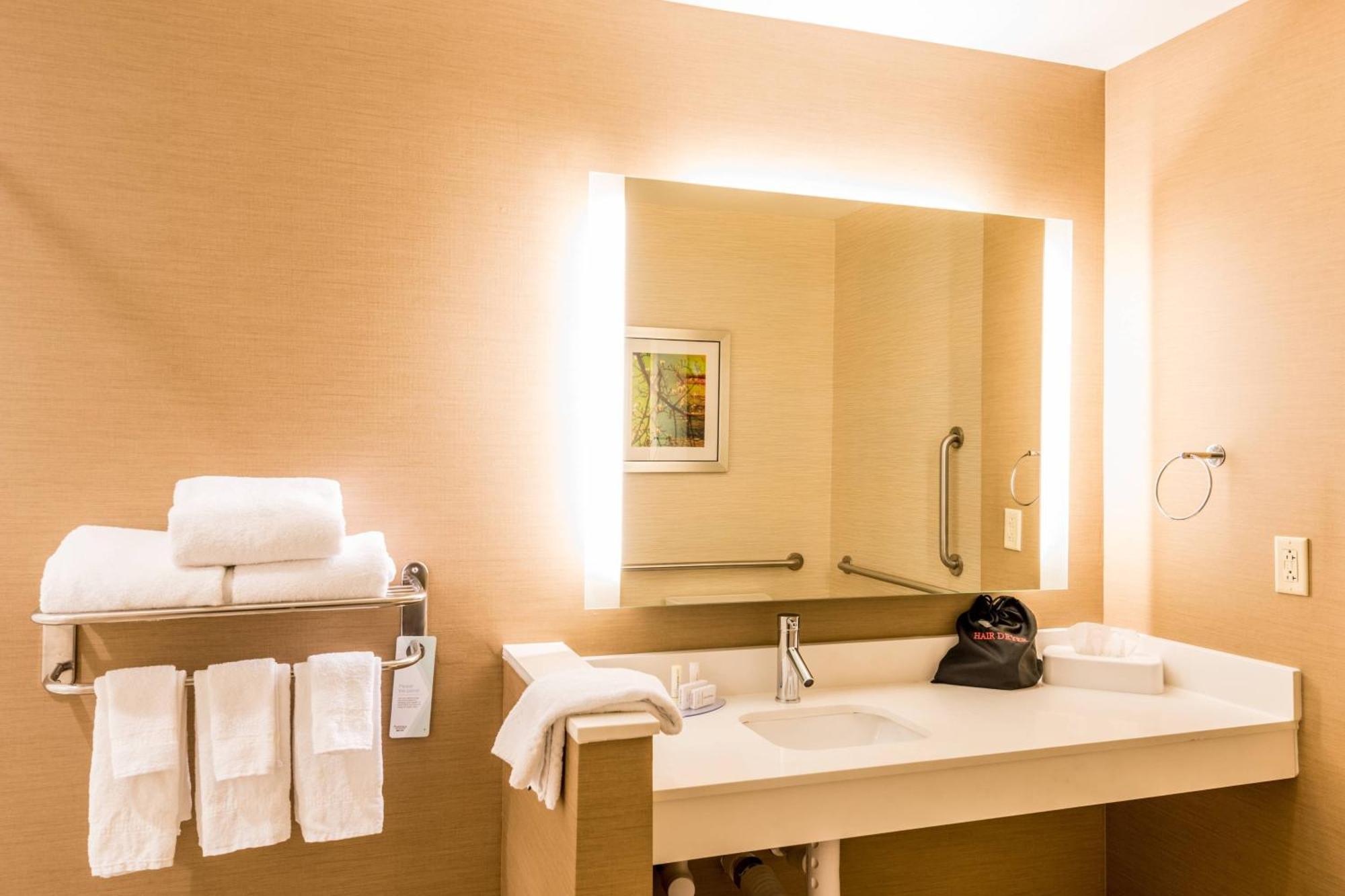 Fairfield Inn & Suites By Marriott Atlanta פיירבורן מראה חיצוני תמונה